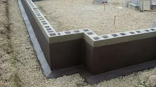 Фундамент из пустотелых бетонных блоков