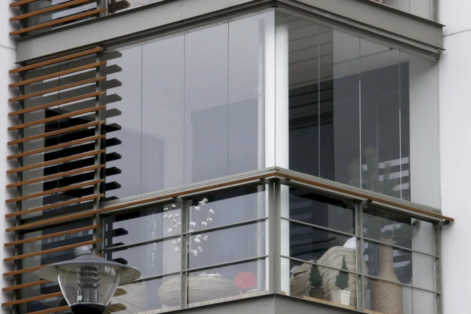 Безрамное остекление балкона