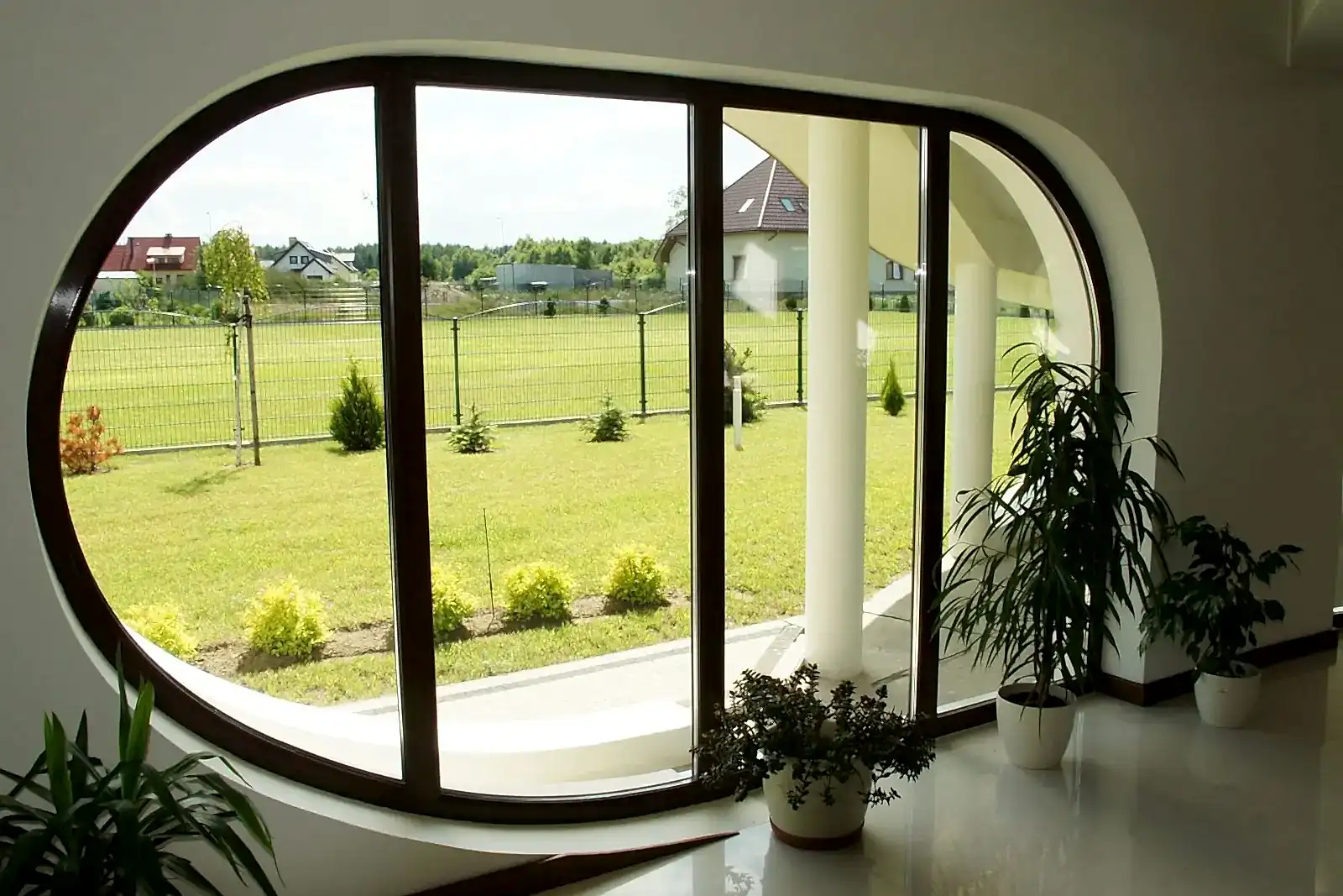 Пластиковое окно необычной формы